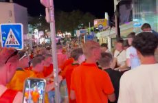 Mass fight between Netherlands and UK soccer fans - Best Street Fight