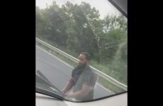 Crazy road rager breaks windshield with a bat - Best Street Fight