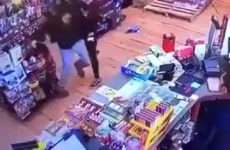 Real girl fight in a supermarket - you better pay - Best Street Fight