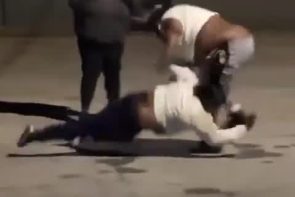 Epic battle of two chunky ladies - Best Street Fight